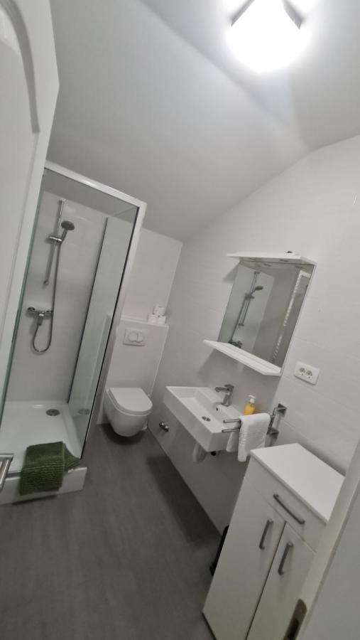 Apartmani Dami Novalja Exterior foto